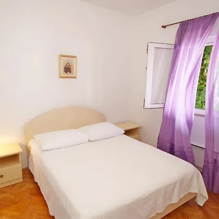 Toncica Omis